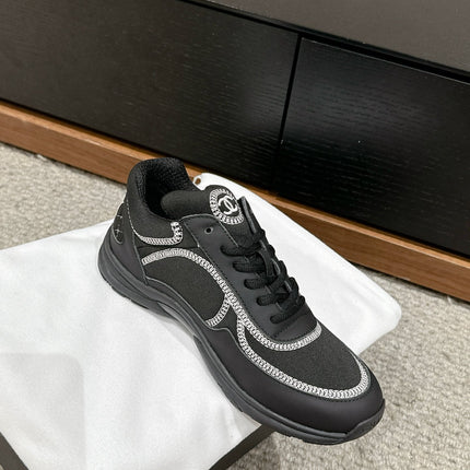 CLASSIC TRAINER IN BLACK FABRIC