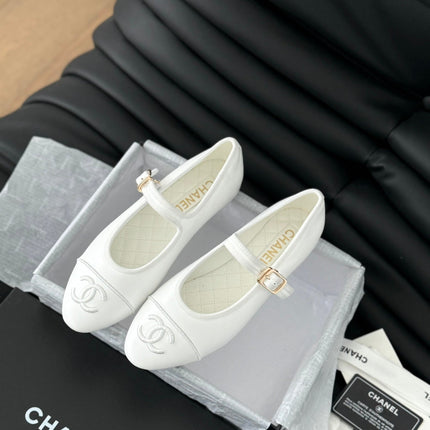 MARY JANE SHOES IN WHITE LAMBSKIN