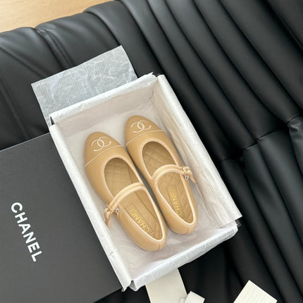 MARY JANE SHOES IN DARK CREAM LAMBSKIN