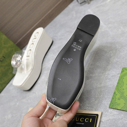 HIGH WEDGE PLATFORM IN WHITE GLOSSY CALFSKIN WITH DOUBLE CRYSTAL G BUCKLE