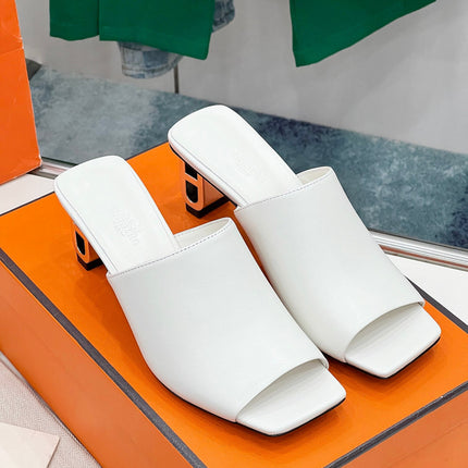 ICONIQUE 60 SANDAL IN WHITE CALFSKIN