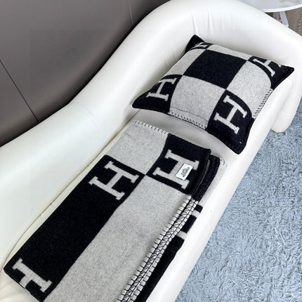 AVALON THROW BLANKET 170 CM IN BLACK CASHMERE 294472
