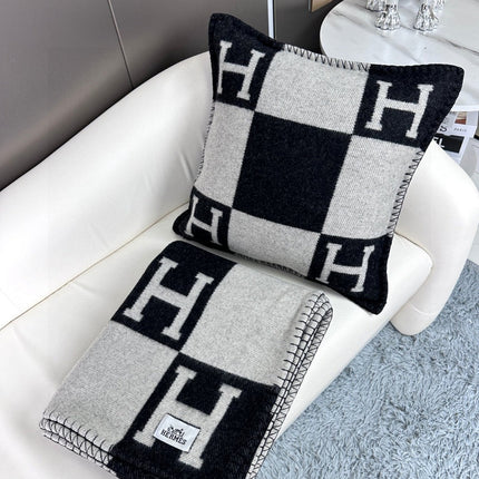 AVALON THROW BLANKET 170 CM IN BLACK CASHMERE 294472
