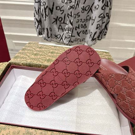 GG SLIDES IN RED SUEDE WITH EMBOSSED LOGO STYLE 9