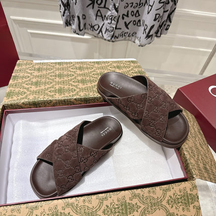 GG SLIDES IN DARK BROWN SUEDE WITH EMBOSSED LOGO STYLE 8