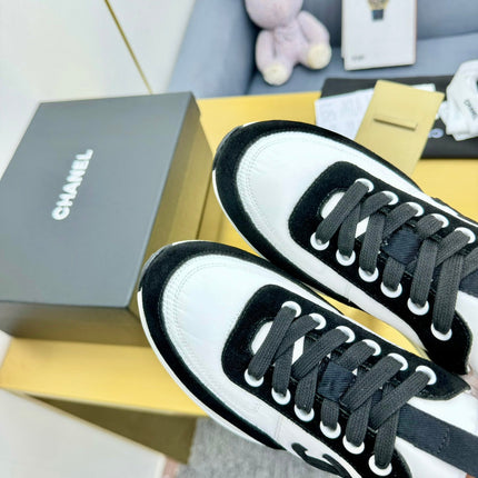 CLASSIC TRAINER IN BLACK MIX WHITE MERCERIZED VELVET