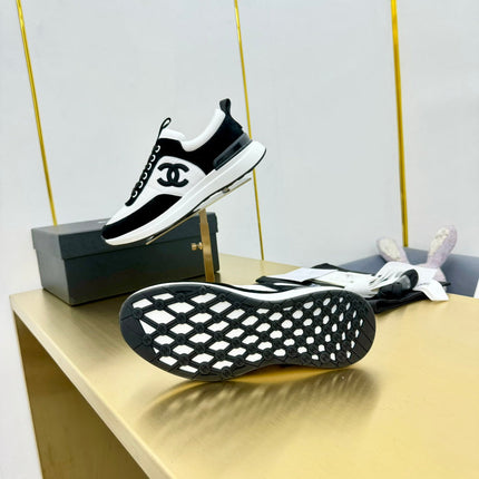 CLASSIC TRAINER IN BLACK MIX WHITE MERCERIZED VELVET