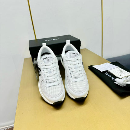 CLASSIC TRAINER IN WHITE MERCERIZED VELVET