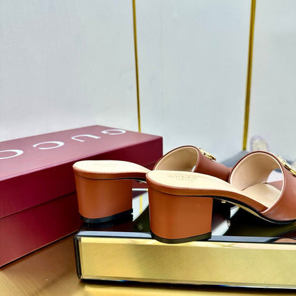 GG HIGH HEELS IN BROWN CALFSKIN GOLD-TONE HARDWARE WITH RHINESTONES