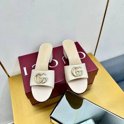 GG HIGH HEELS IN CREAM WHITE CALFSKIN GOLD-TONE HARDWARE WITH RHINESTONES