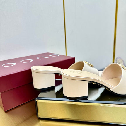 GG HIGH HEELS IN CREAM WHITE CALFSKIN GOLD-TONE HARDWARE WITH RHINESTONES