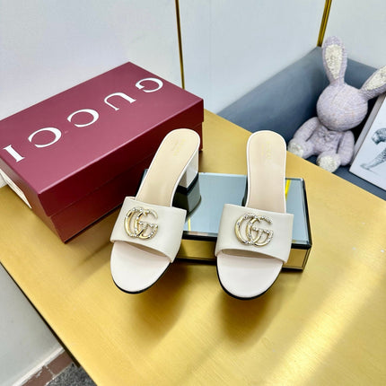 GG HIGH HEELS IN CREAM WHITE CALFSKIN GOLD-TONE HARDWARE WITH RHINESTONES