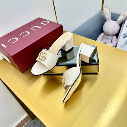 GG HIGH HEELS IN CREAM WHITE CALFSKIN GOLD-TONE HARDWARE WITH RHINESTONES