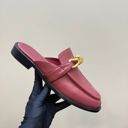 ASTAIRE MULE IN BERRY RED CALFSKIN WITH GOLD HARDWARE