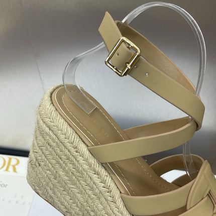 D-CLUB 25S HIGH HEEL WEDGE 100MM IN GOLDEN BEIGE CALFSKIN RAFFIA SOLE