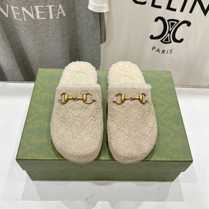 HORSEBIT MULE IN BEIGE EMBOSSED SUEDE AND FLEECE LINING