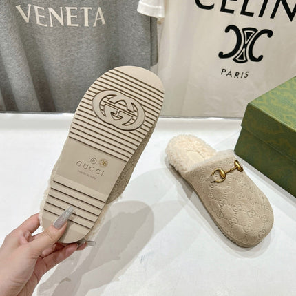 HORSEBIT MULE IN BEIGE EMBOSSED SUEDE AND FLEECE LINING