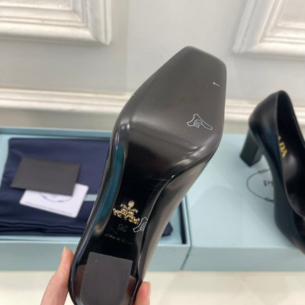SQUARE TOE HIGH PUMPS IN BLACK SMOOTH LAMBSKIN