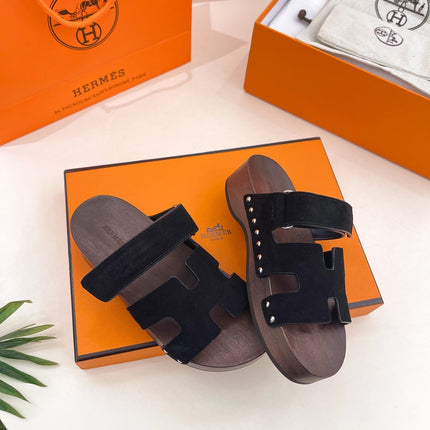 KOS CLOG IN BLACK SUEDE