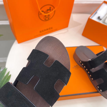 KOS CLOG IN BLACK SUEDE