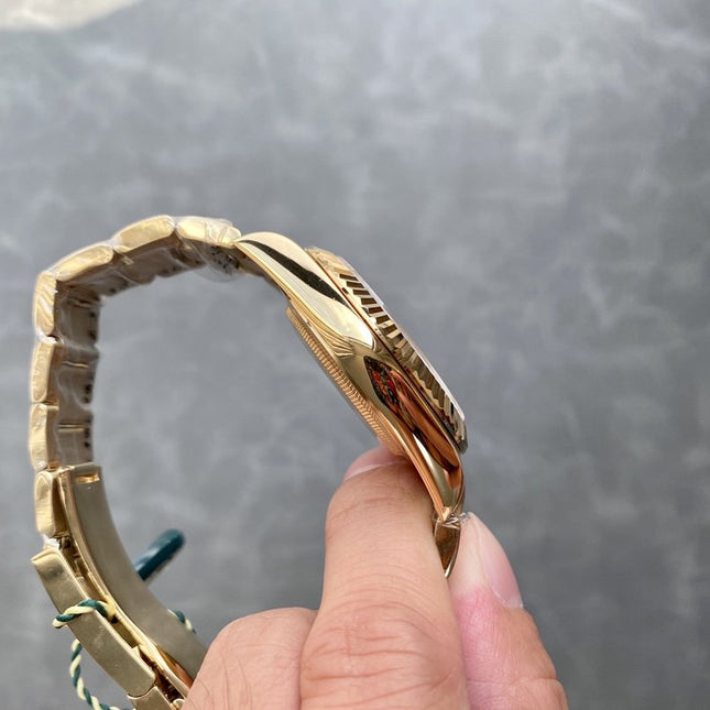 SKY-DWELLER 42 YELLOW GOLD BLUE DIAL