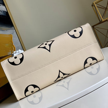 CRAFTY ONTHEGO GM 41 CREME BLACK MONOGRAM GIANT CANVAS