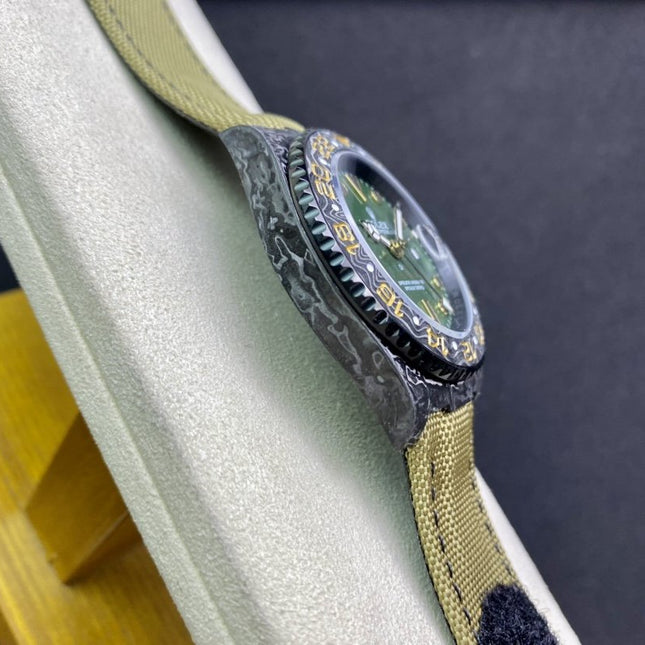 GMT - MASTER II CARBON GREEN