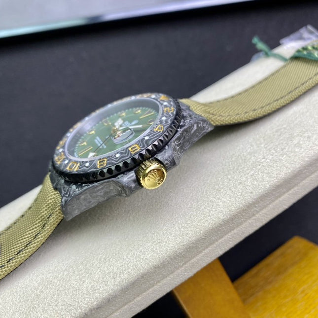 GMT - MASTER II CARBON GREEN