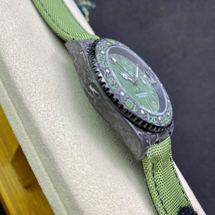 GMT - MASTER II CARBON CASE KHAKI DIAL