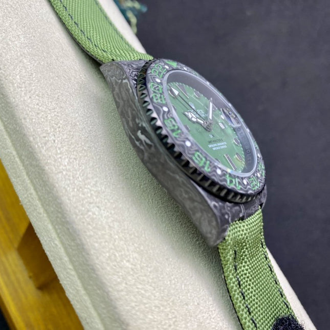 GMT - MASTER II CARBON CASE KHAKI DIAL