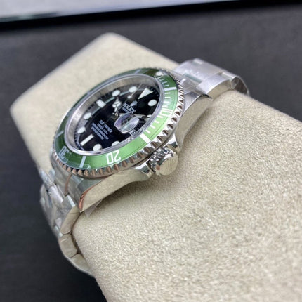 SUBMARINER DATE KERMIT DIAL