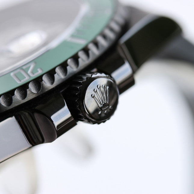 SUBMARINER DATE 40MM CUSTOM GREEN BEZEL BLACK BEAR DIAL