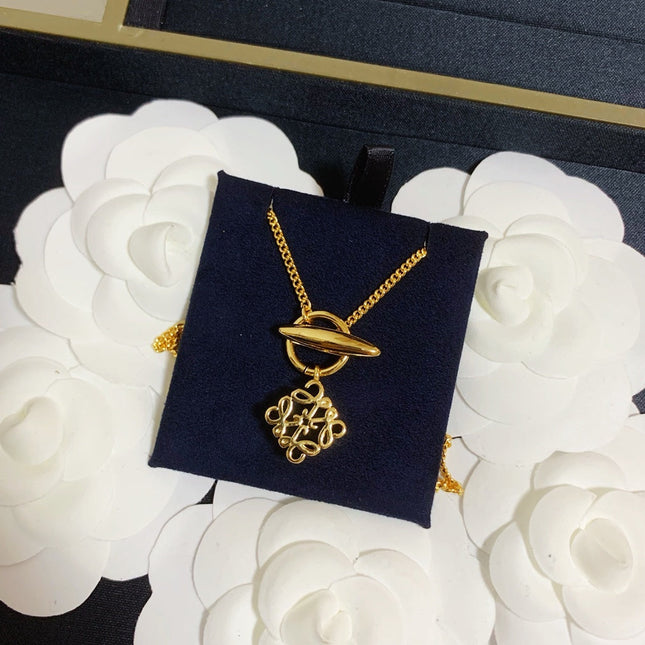 ANAGRAM PEDANT GOLD NECKLACE
