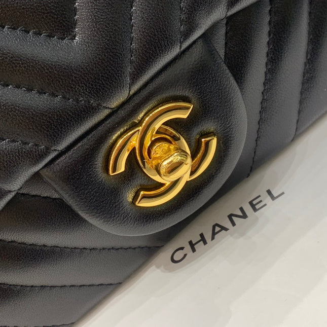 MINI SQUARE FLAP BAG 17CM BLACK LAMBSKIN CHEVRON GOLD HARDWARE