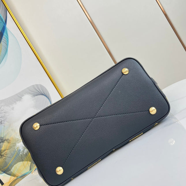 BLOSSOM MM 30 BLACK MAHINA CALFSKIN
