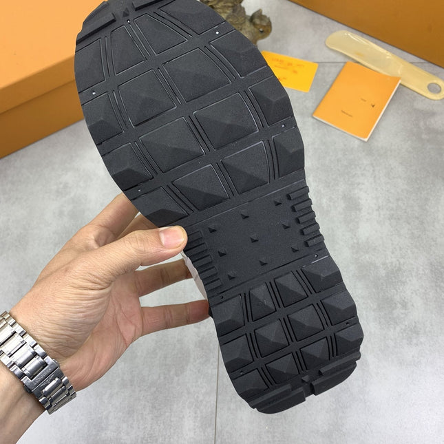 LV MONOGRAM SNEAKER WHITE BEIGE