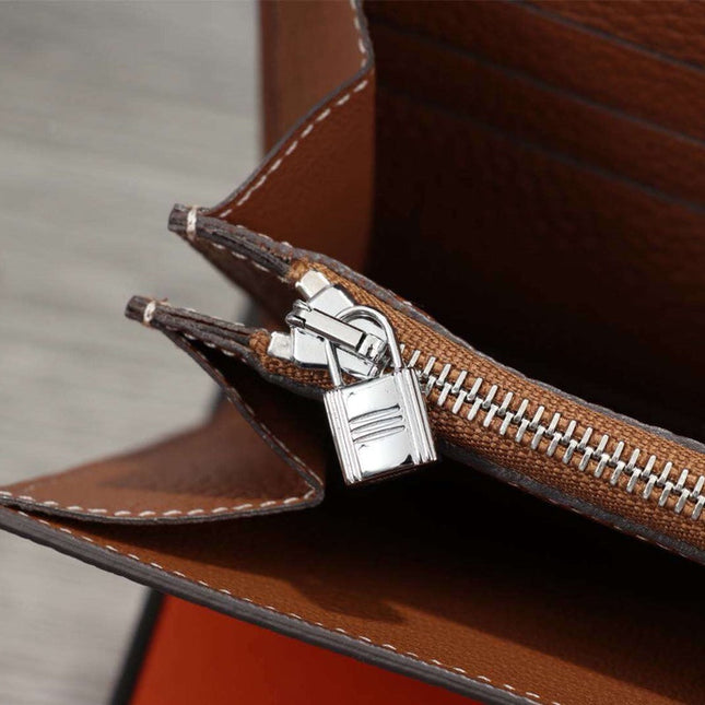HM CLUTCH CONSTANCE 20.5 BROWN CALFSKIN SILVER HARDWARE