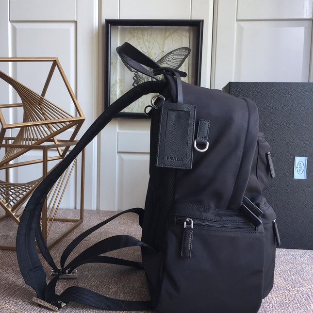 TRIANGLE LOGO BACKPACK 40 IN BLACK RE-NYLON
