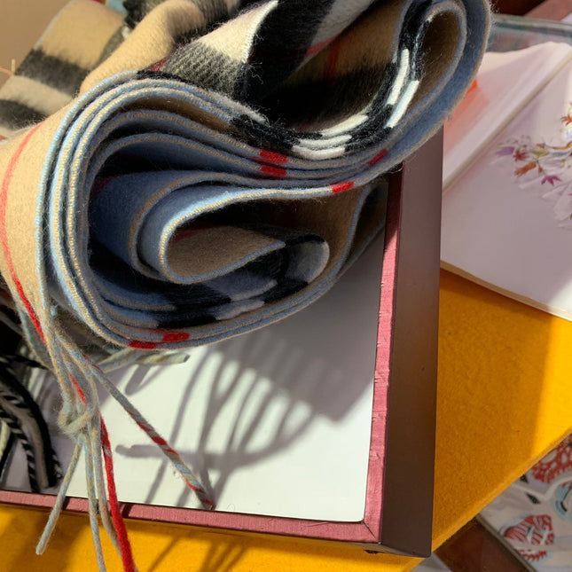 LONG SCARF 250 CM IN SKY BLUE AND BEIGE CASHMERE 410472