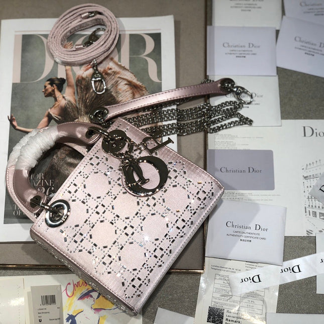 LADY 24 HANDBAG EMBOSSED DIAMOND IN SILVER CALFSKIN