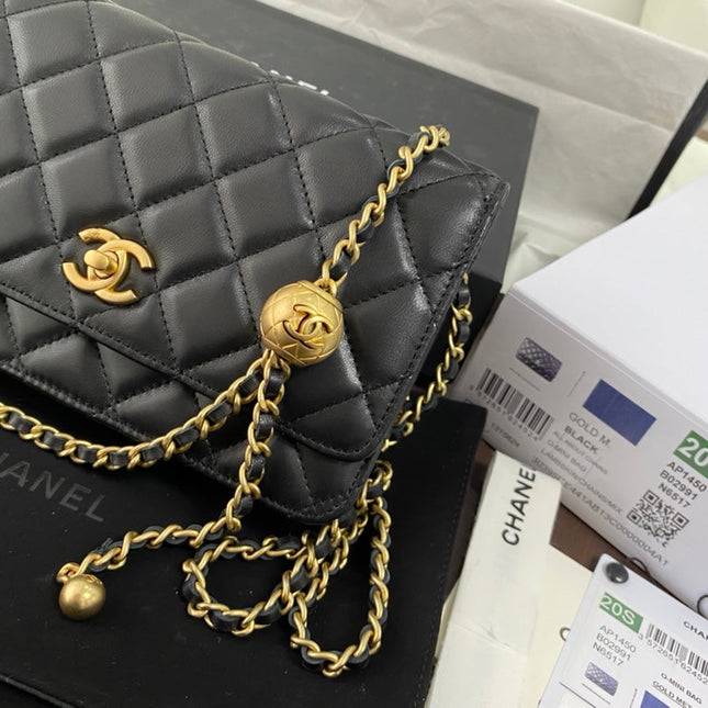 CLASSIC WOC 19CM BLACK LAMBSKIN GOLD HARDWARE