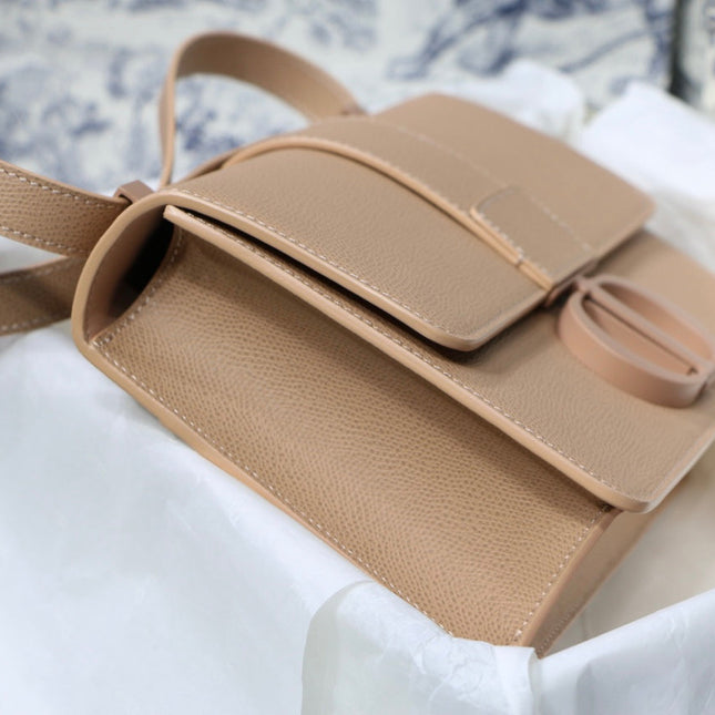MONTAIGNE 24 IN BISQUE BEIGE CALFSKIN