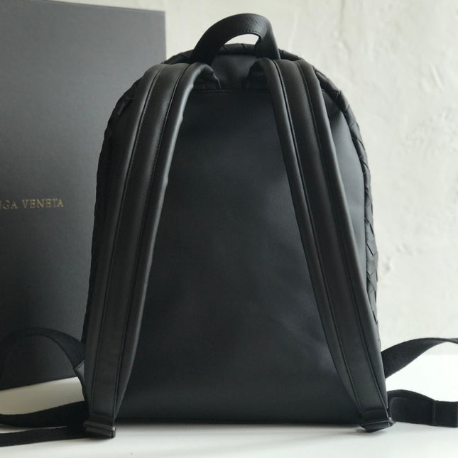 SMALL INTRECCIATO 41 BACKPACK IN BLACK CALFSKIN