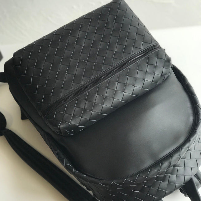 SMALL INTRECCIATO 41 BACKPACK IN BLACK CALFSKIN