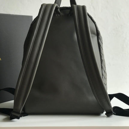 SMALL INTRECCIATO 41 BACKPACK IN CHARCOAL BLACK CALFSKIN