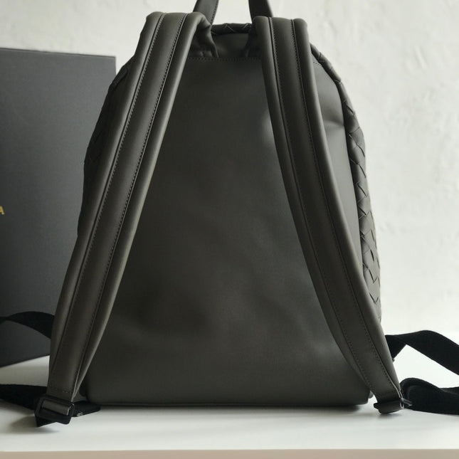 SMALL INTRECCIATO 41 BACKPACK IN CHARCOAL BLACK CALFSKIN