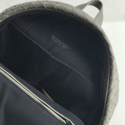 SMALL INTRECCIATO 41 BACKPACK IN CHARCOAL BLACK CALFSKIN