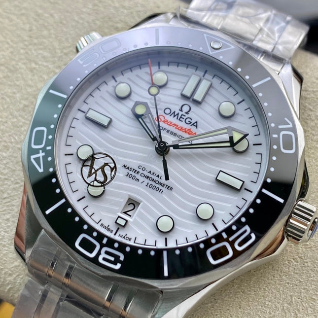 SEAMASTER DIVER 300M SILVER CASE AND WHITE DIAL BLACK CERAMIC