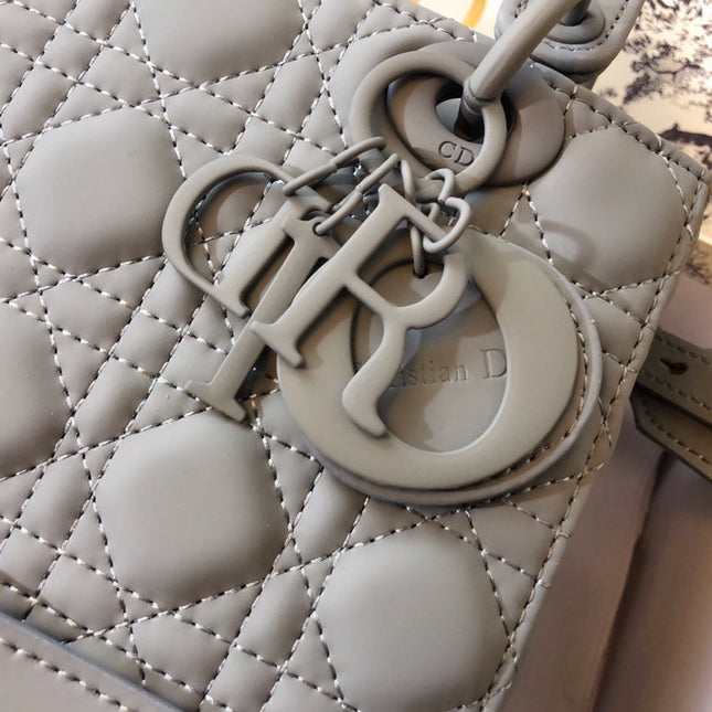 MEDIUM LADY 20 BAG IN GREY CALFSKIN