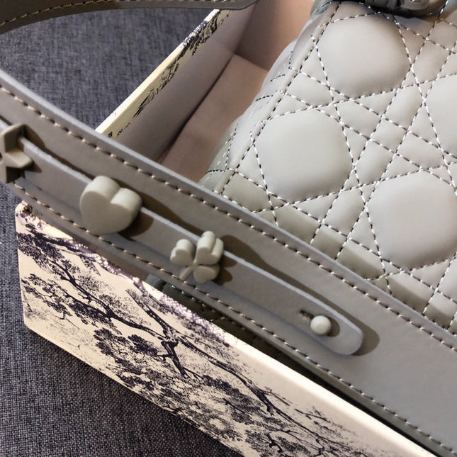 MEDIUM LADY 20 BAG IN GREY CALFSKIN